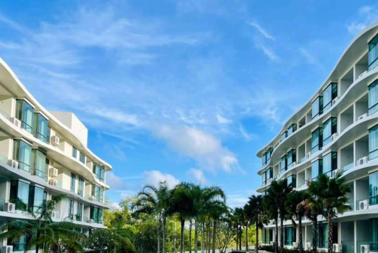 Wyndham La Vita Rawai Phuket Exterior photo