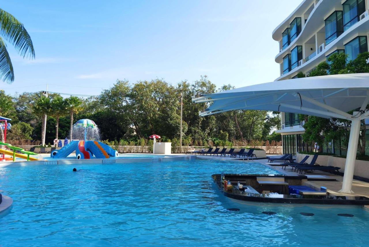 Wyndham La Vita Rawai Phuket Exterior photo
