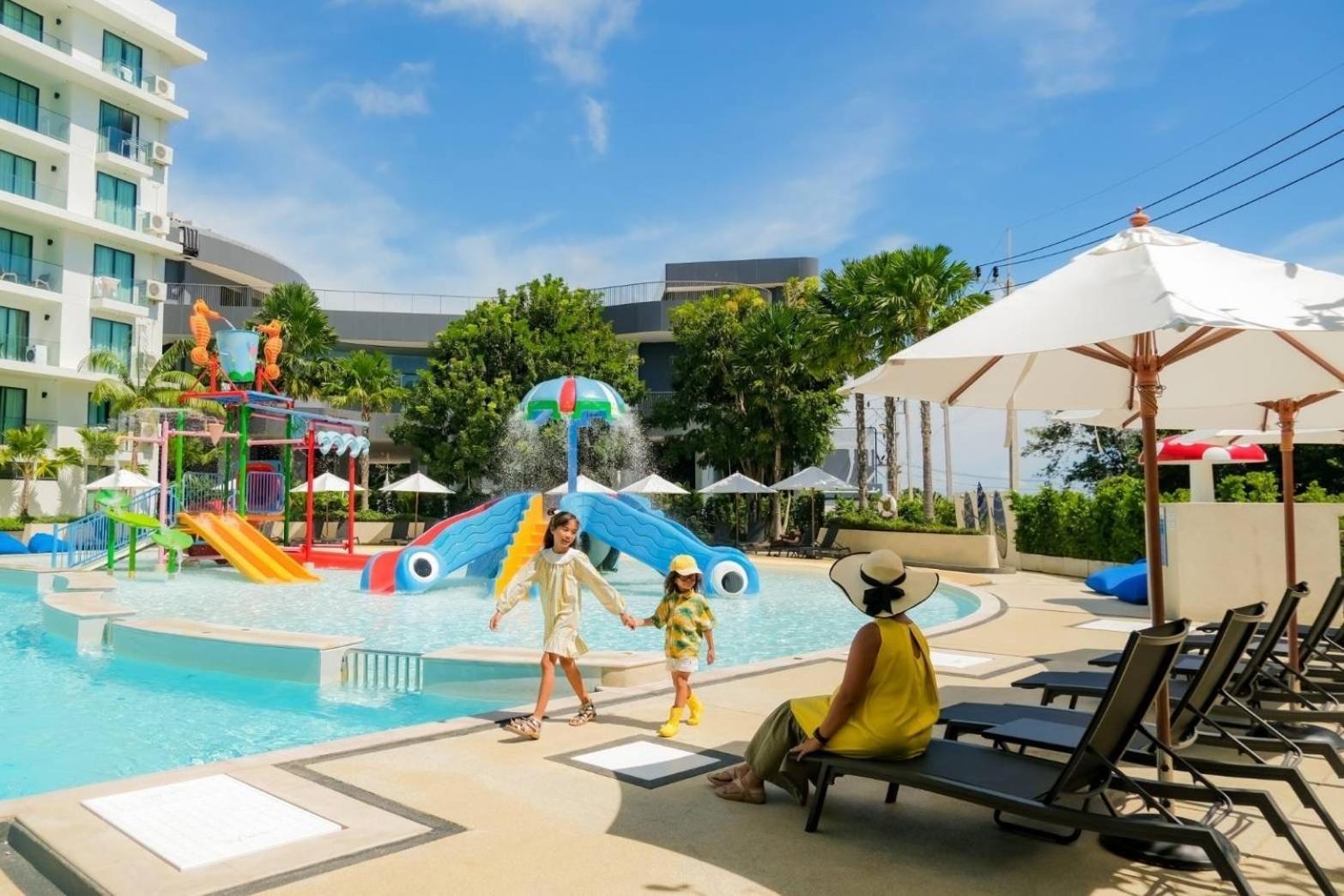 Wyndham La Vita Rawai Phuket Exterior photo