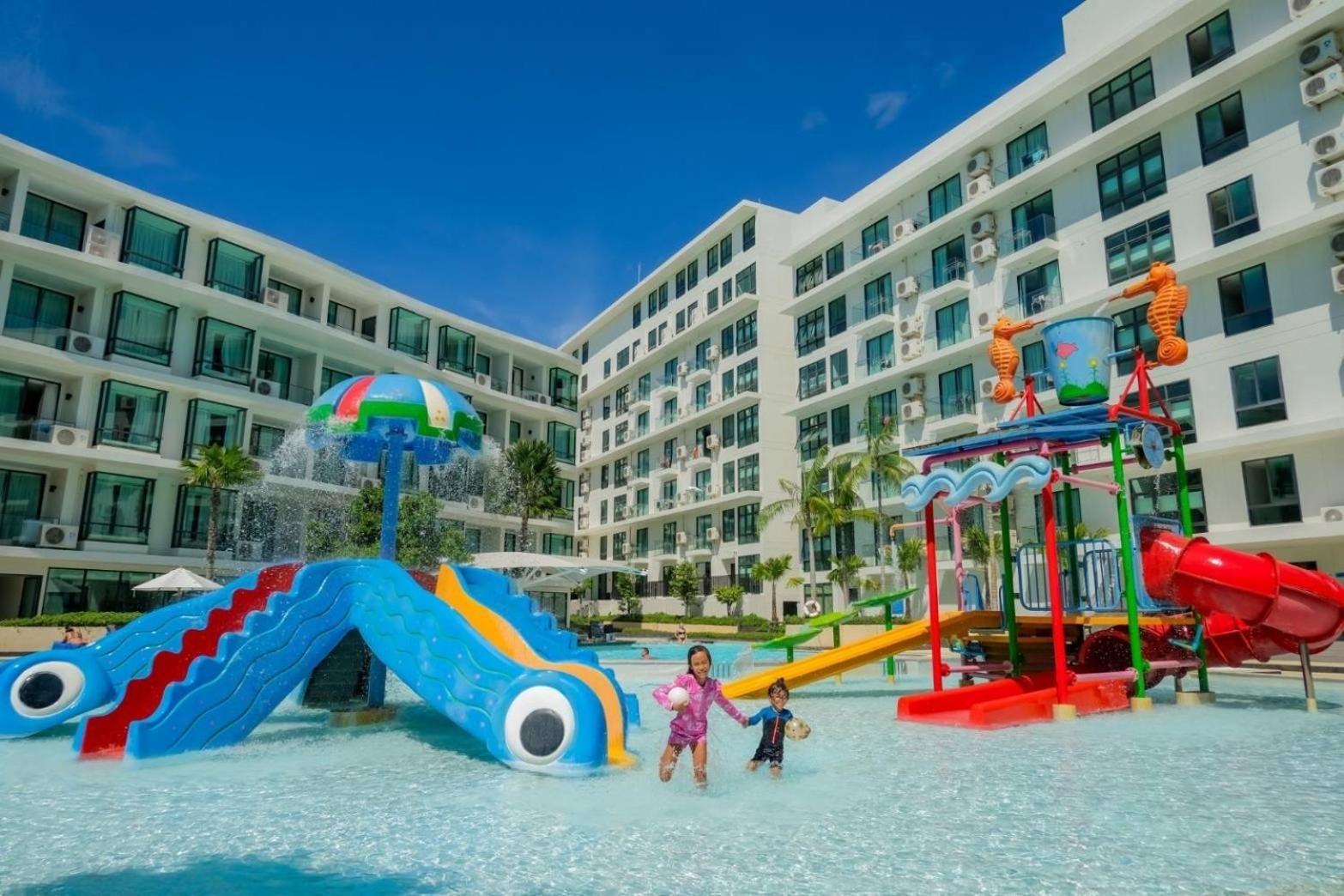 Wyndham La Vita Rawai Phuket Exterior photo