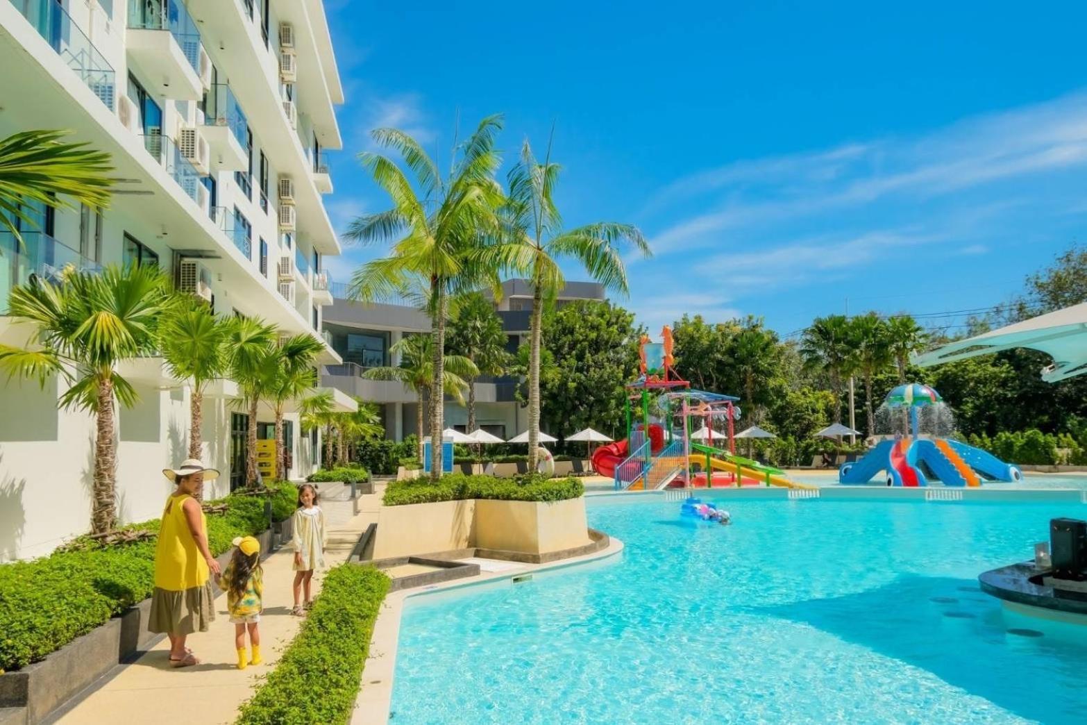 Wyndham La Vita Rawai Phuket Exterior photo