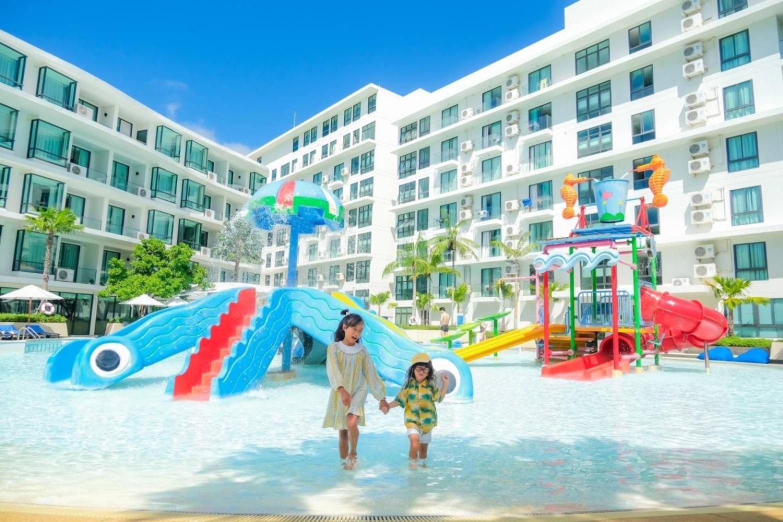 Wyndham La Vita Rawai Phuket Exterior photo