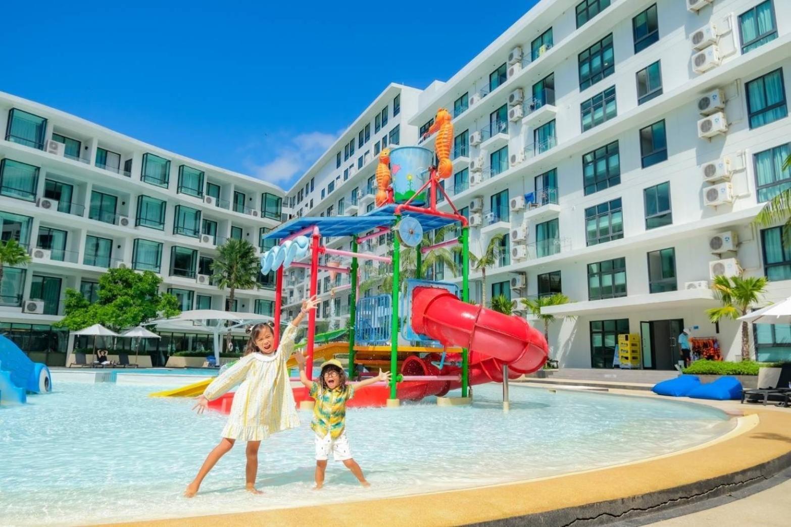 Wyndham La Vita Rawai Phuket Exterior photo