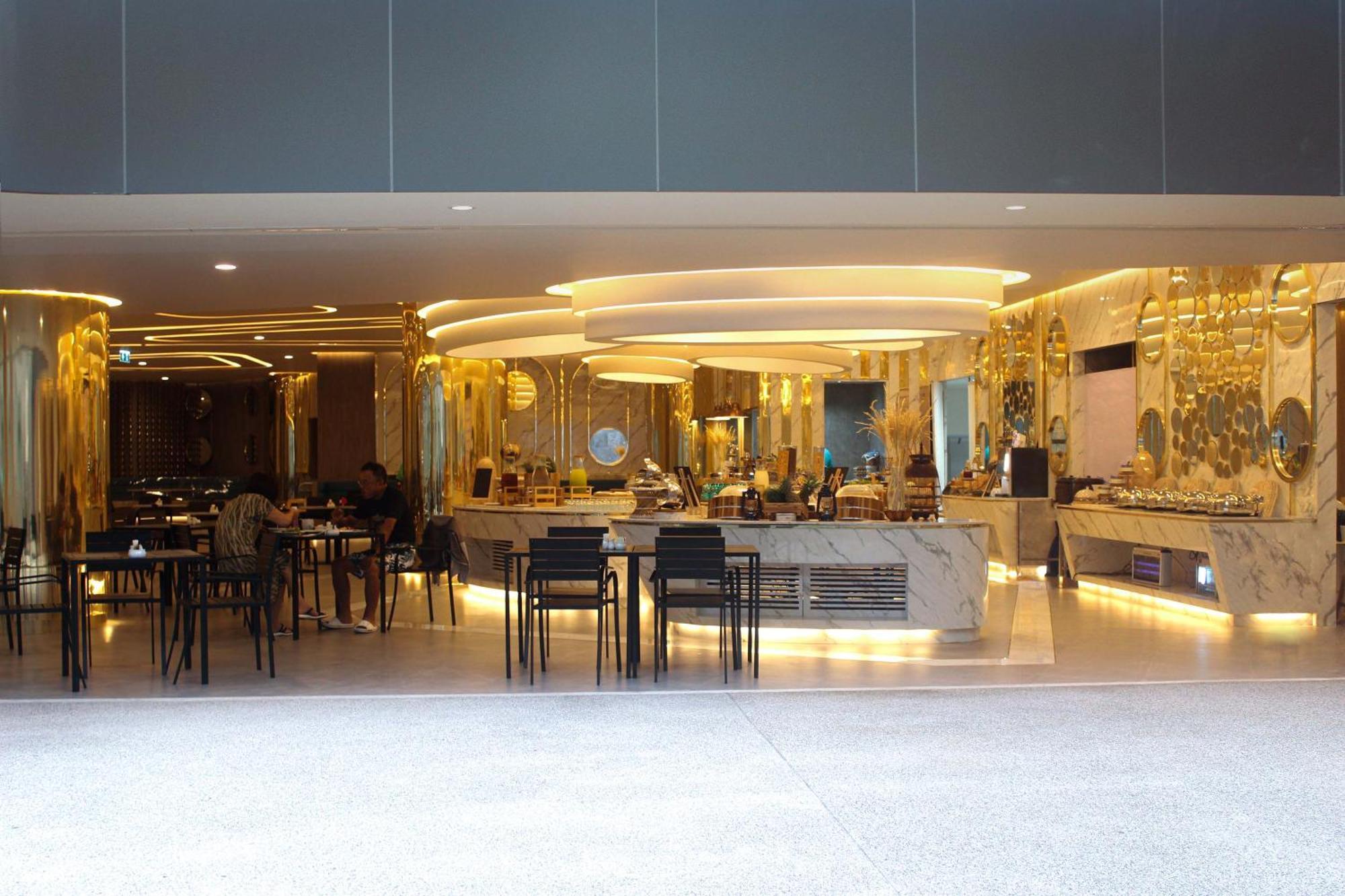 Wyndham La Vita Rawai Phuket Exterior photo