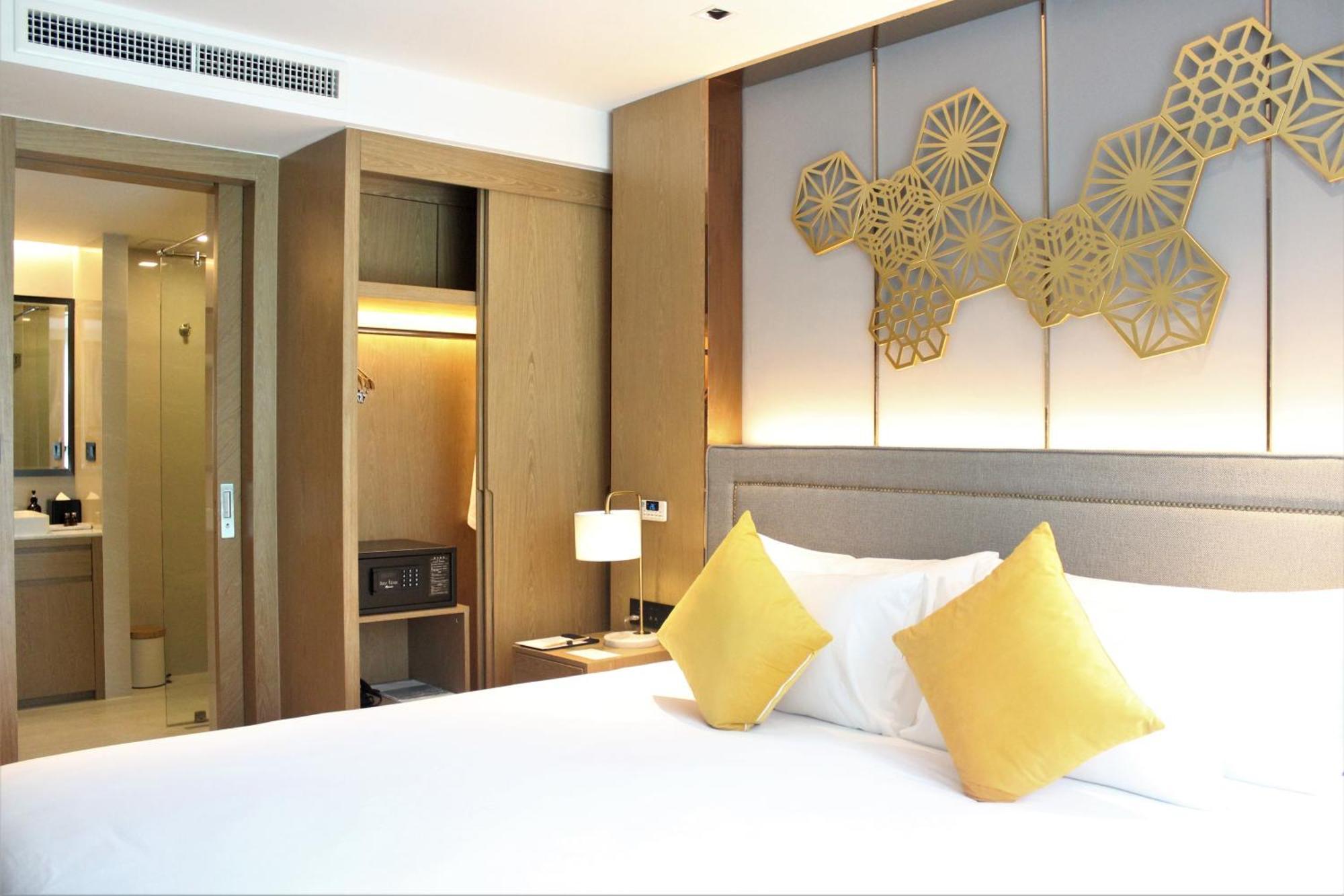 Wyndham La Vita Rawai Phuket Exterior photo